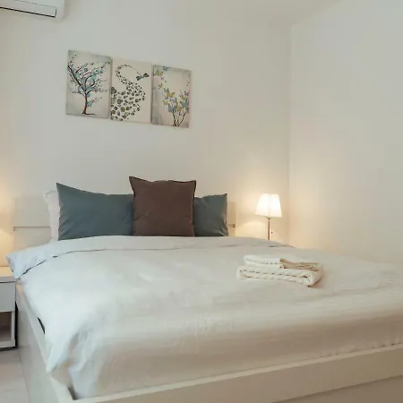 Apartment Romanian Atheneum Bucharest