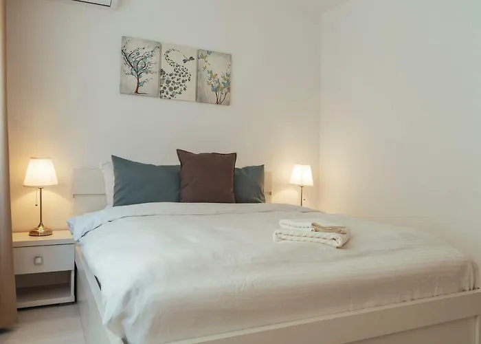 Apartament Romanian Atheneum Bucureşti